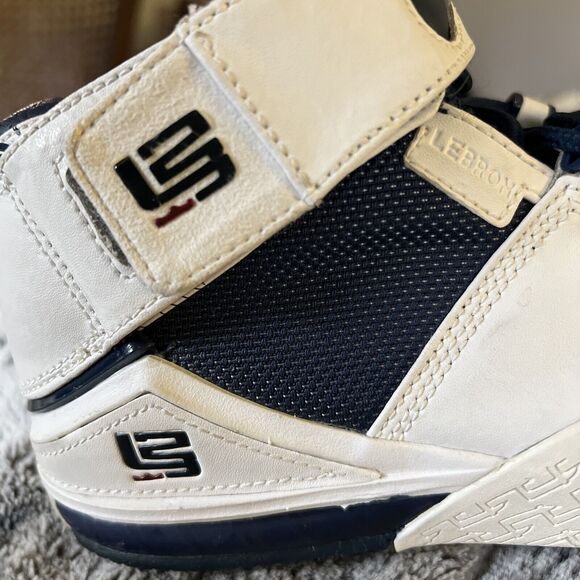 Size 3.5 - Nike Zoom LeBron 2 Retro USA 2004 vintage - Picture 10 of 11